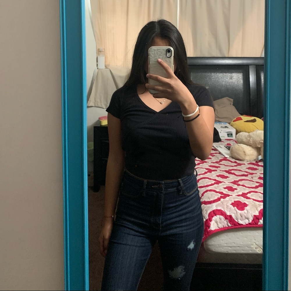Black Hollister top